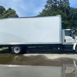 2022 International Box Truck