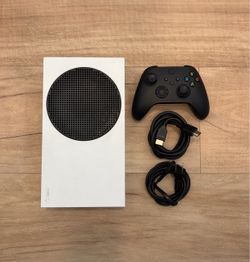 Xbox Series S Console – Excellent Condition – Controller + Cables Included