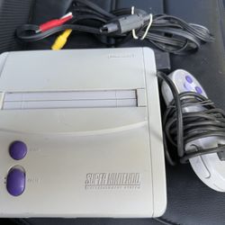 SNES Jr. SNS-101 mini Super Nintendo Console + Controller + AV