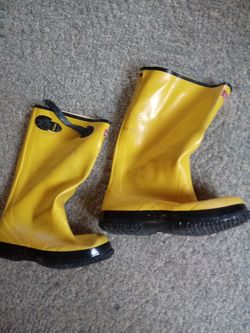 New rubber boots by BOSS SZ11