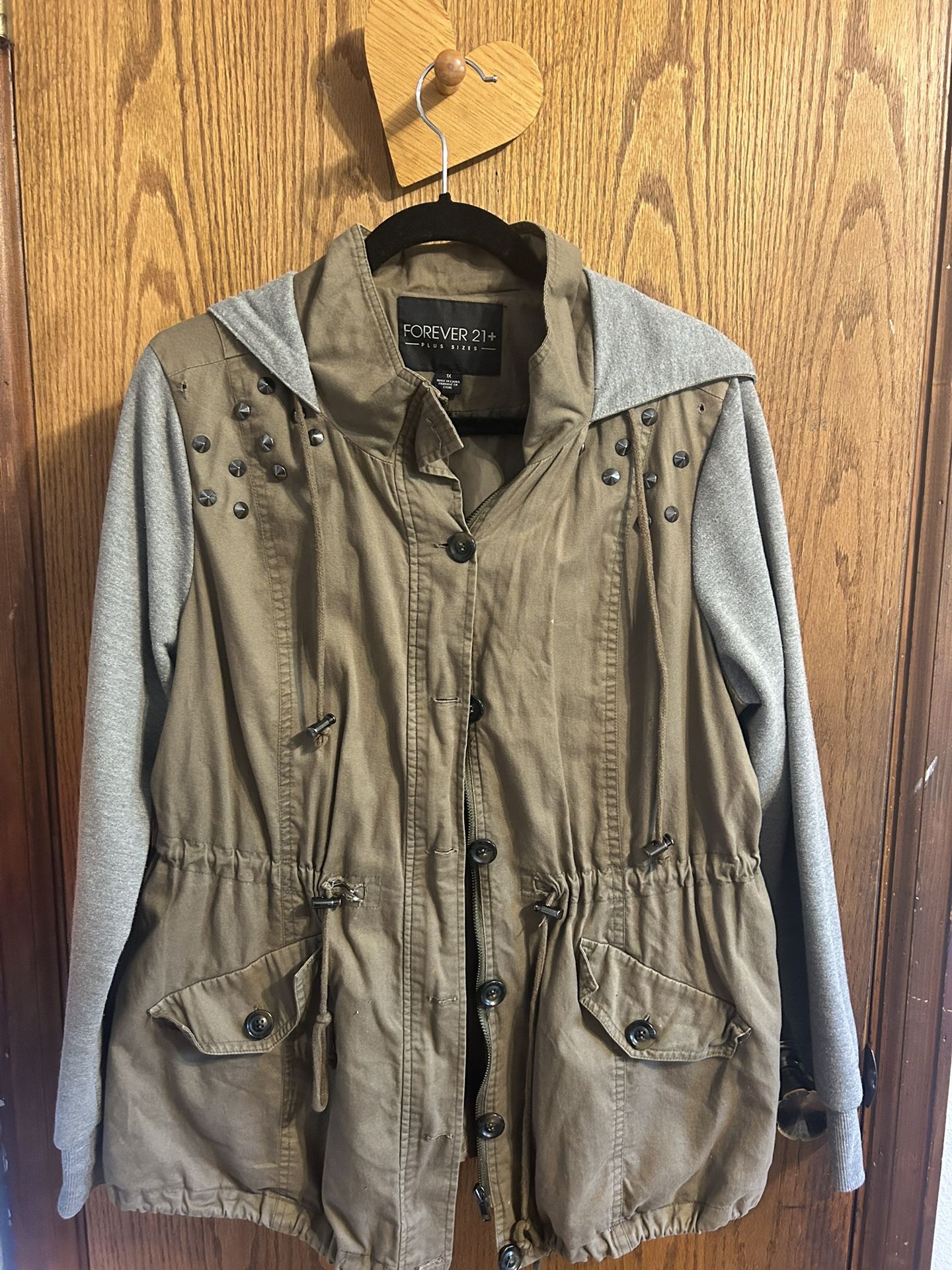 Green Trench Coat With Sweater Sleeves - 1XL