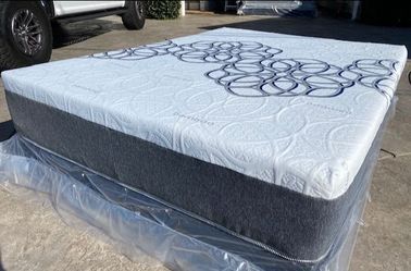 Queen Bamboo Cool Gel Memory Foam!•••