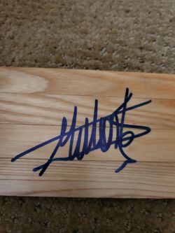 Dikembe Mutombo Autograph