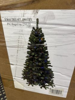6 Foot Tall Christmas Tree With 250 LED Lights