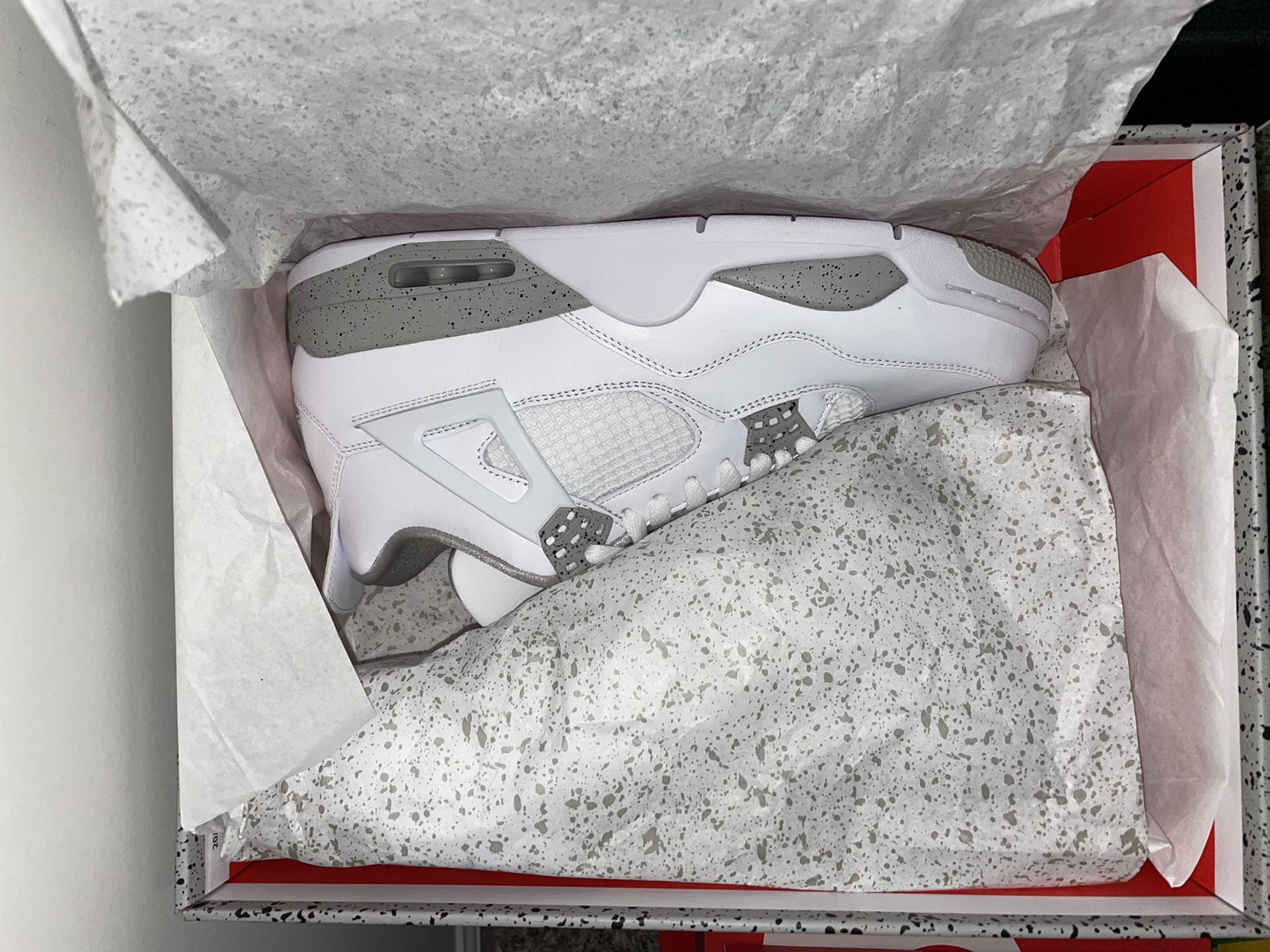Jordan 4 Retro “White Oreo” size 11 **DS**