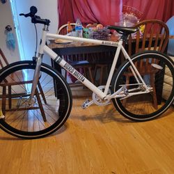 White gear Bike