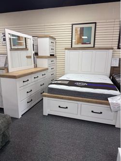 Queen Size Storage Bedroom Set. 🚚WE DELIVER🚚