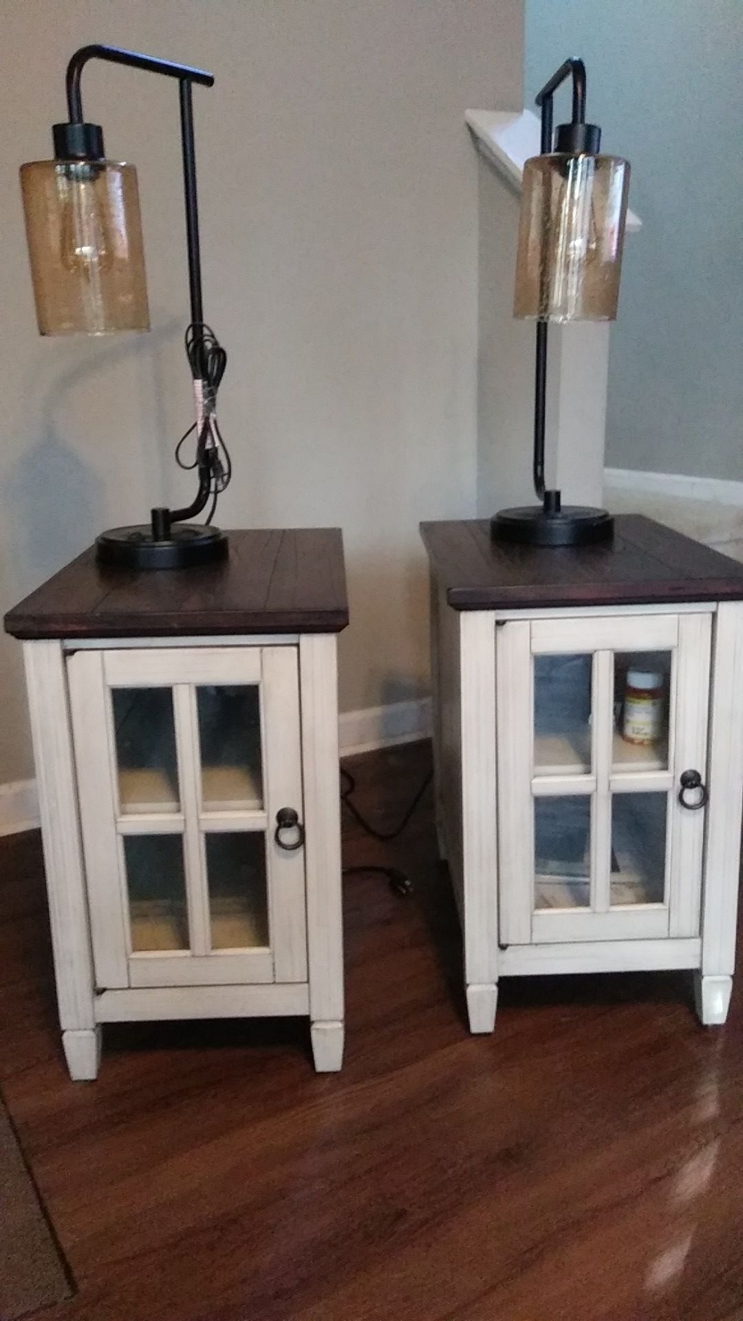 2 living room End Table's with lamps