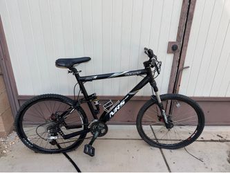 Giant NRS Air full suspension mountain bike