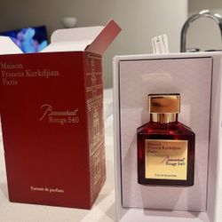Baccarat rouge 540 extrait de parfum