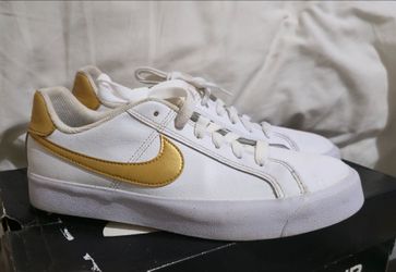 NIKE Court Royale AC Women's (Size 8) White/Metallic Gold [ao2810-109]