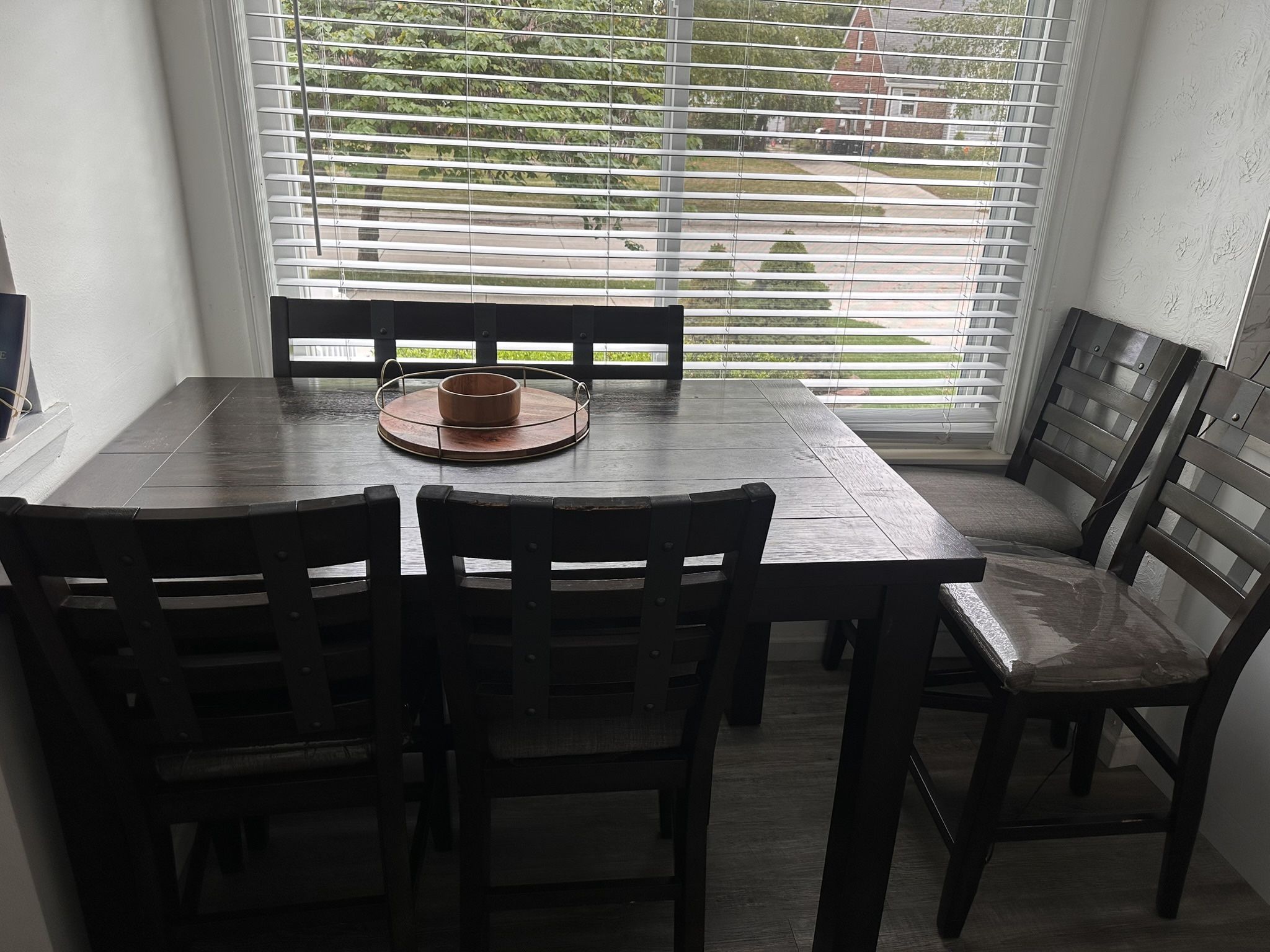 Dinning Table 4 Chairs And Bench 