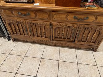 Vintage dresser