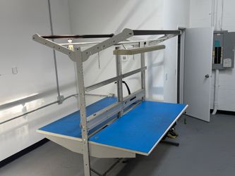 Dual side industrial workbench