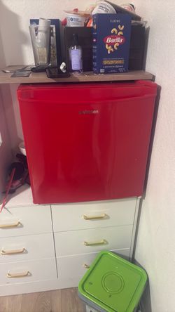 Mini fridge