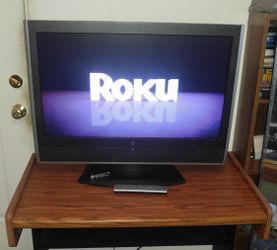 Westinghouse 32" 720p LCD Flat Panel HDTV with new Roku Express+