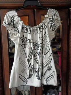 Once Again Black & Silver Floral Top Blouse Gypsy Boho Size Medium