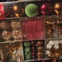 Large Box NEW xmas Bulbs