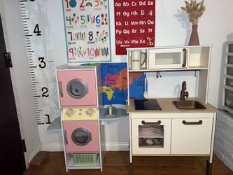 Play Kitchen And Washer/Dryer Set