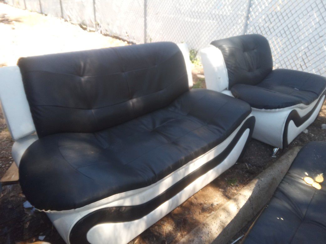 White An Black Modern Leather Couches