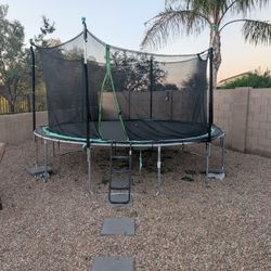 Trampoline 