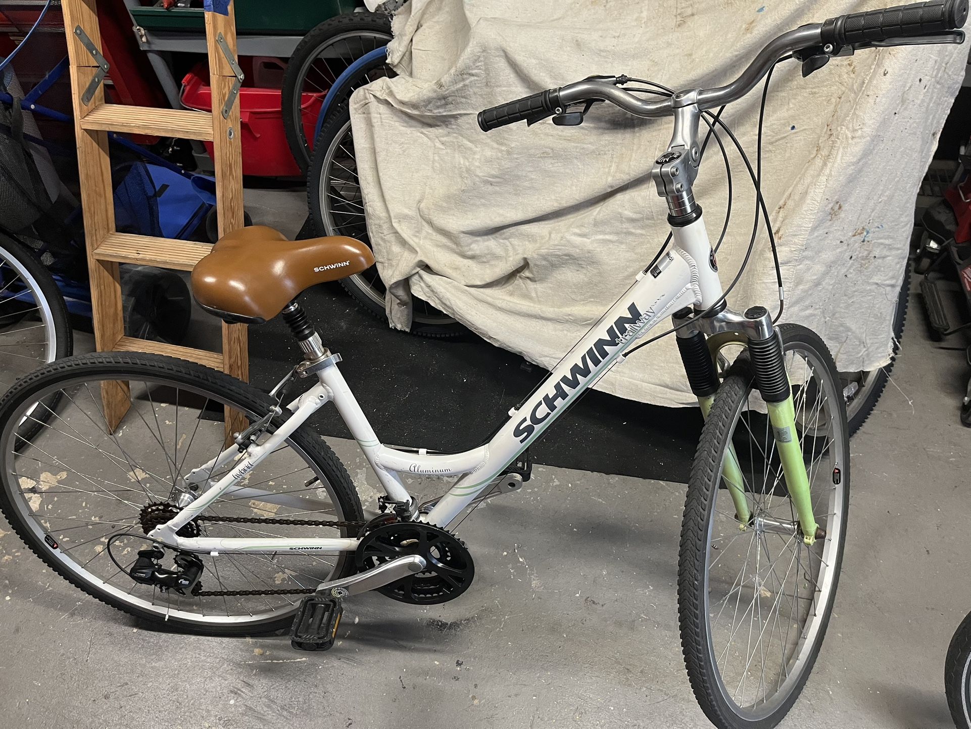 Schwinn Trailway 700c