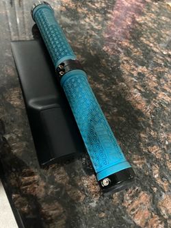 stock throne grips