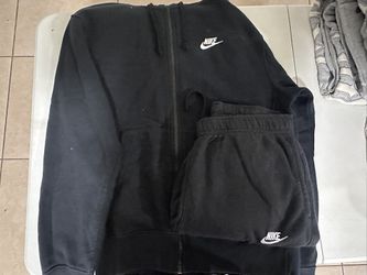 Nike Sweatsuits 