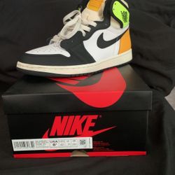 Air Jordan 1 Volt