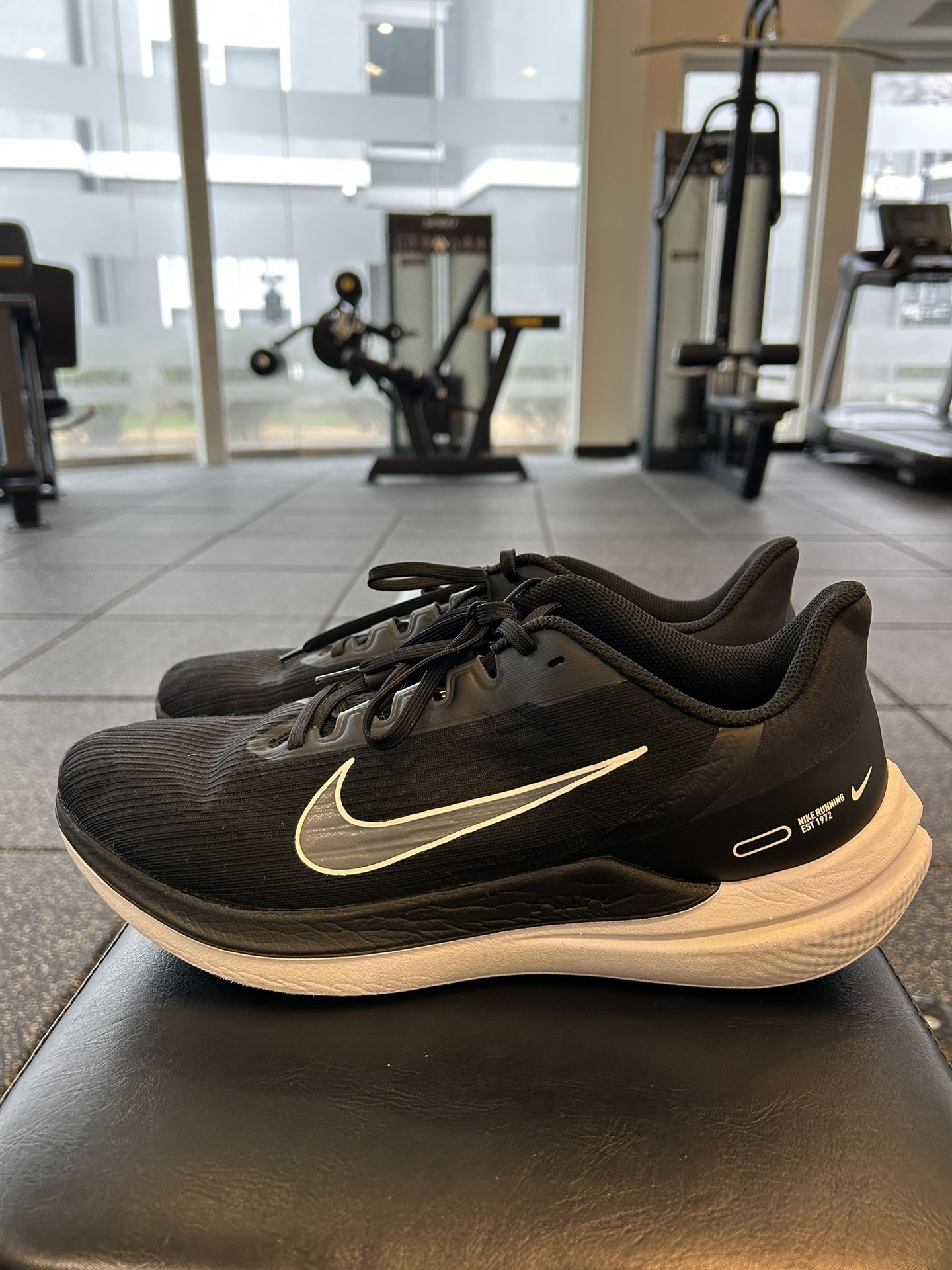 Nike Air Winflo 9 Running Shoes - Men’s 10.5 (Barely Worn) - $70
