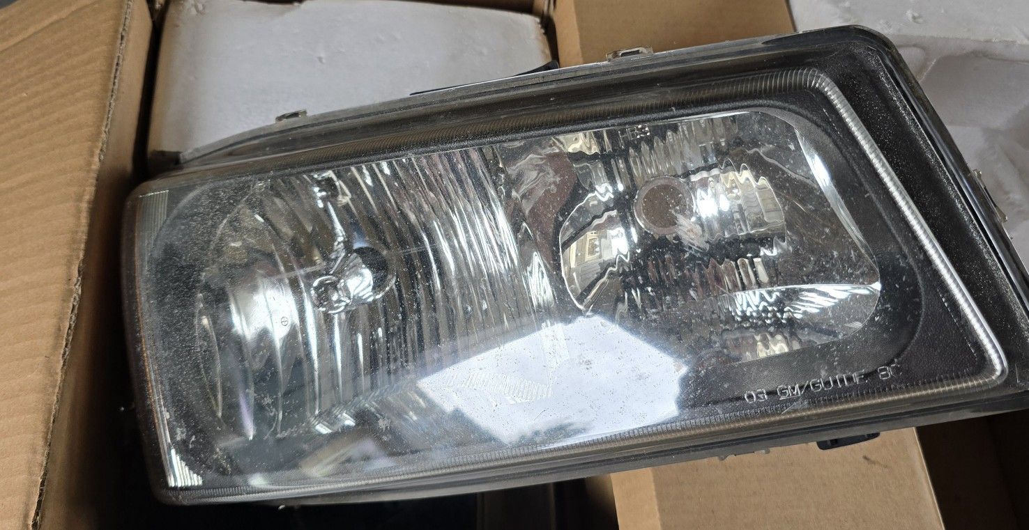 2006 Chevy Silverado Headlights