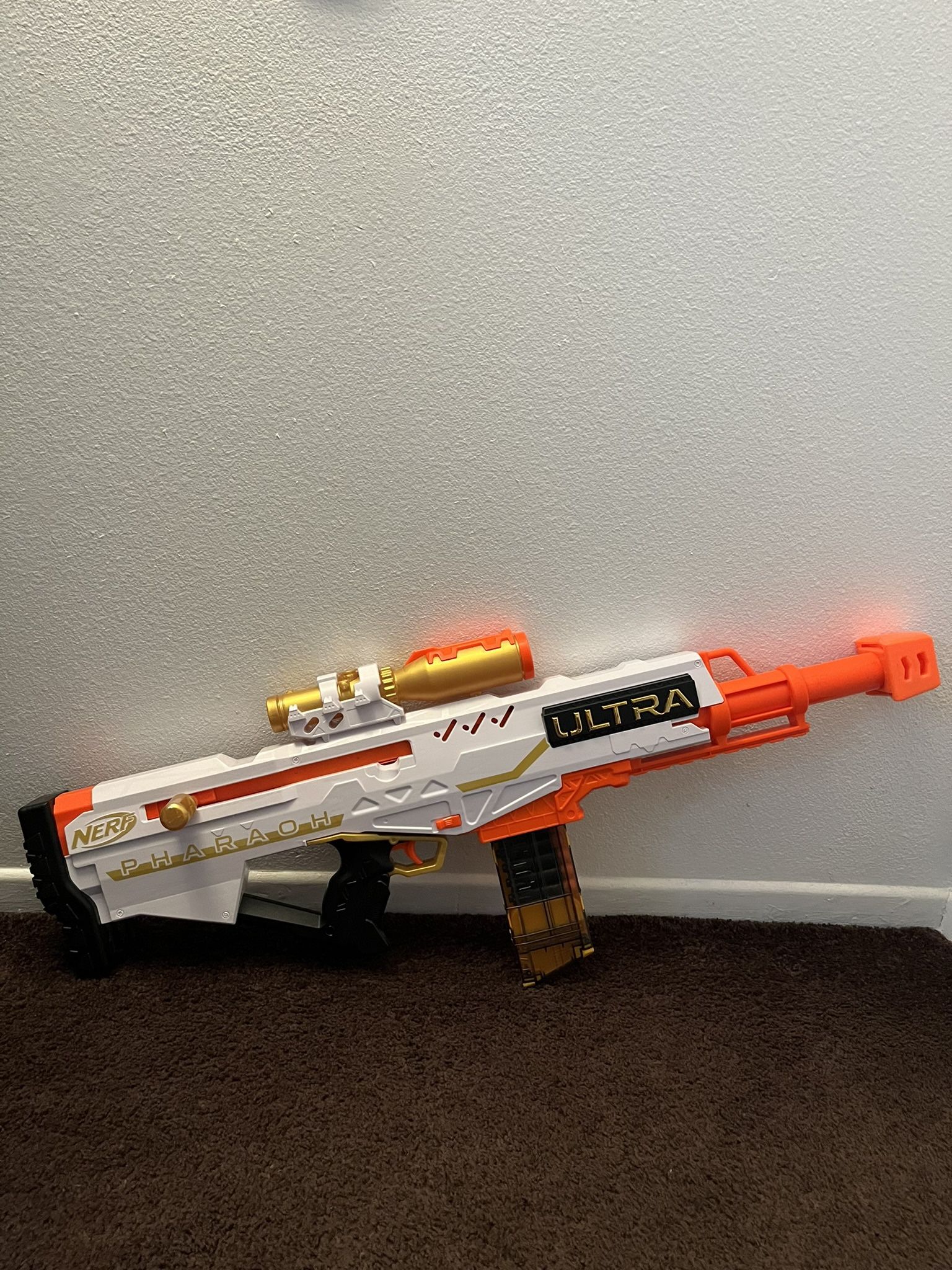 Nerf Ultra Pharaoh 35" White Blaster Gun & 10 Dart Clip