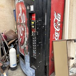 Coke Vending Machine 