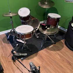 Gretsch Catalina Club Jazz drum Set With Cases