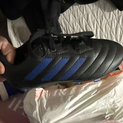 kids soccer shoes 