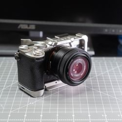 Sony a7C II Travel Photography Package Black/Silver – Excellent Condition