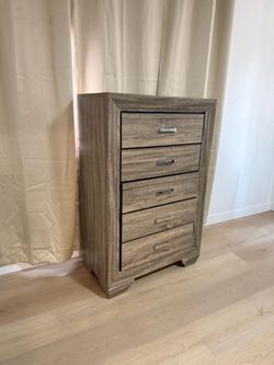 5-Drawer Chest Dresser in Rustic Gray