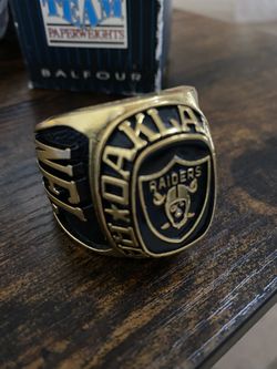 Pro team paper weight