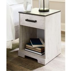 Nightstand Ashley Furniture