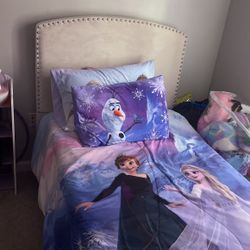 Girls Room Decor Bundle W/twin Bed