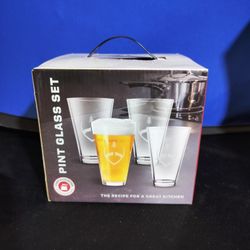 Chef's Counter Football Themed Drinking Beer Glasses Set Of 4 Pint 16oz