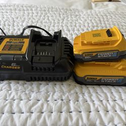 Dewalt 5 Ah + 1.7 Ah Powerstack Batteries Plus 6amp Charger