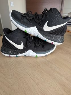 Kyrie 5 Black Magic Size 9.5