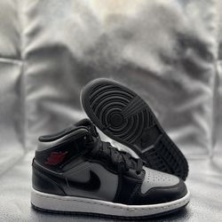 Air Jordan 1 mid shadow red GS