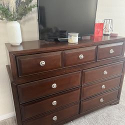 Queen Bedroom Furniture 