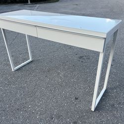 IKEA BESTA BURS Whit High Gloss Double Drawer Desk Vanity Table! Excellent condition! Retails 179 Euros+ 47.5x16x29.5in