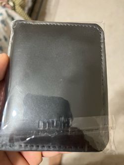 Authentic Men’s Wallet Black Brand New Never Opened cash local purchase only!