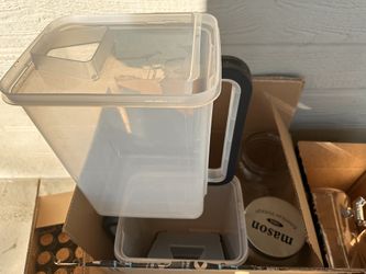 Plastic Containers X 1