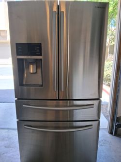 SAMSUNG FRENCH DOOR REFRIGERATOR