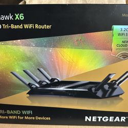 NETGEAR R8000 3200 Mbps 5 Port 3200 Mbps Tri-Band Wireless Router (R8000-100NAS)